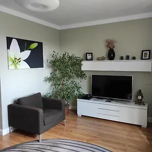 domo-apartment.praguehotelsweb.com/